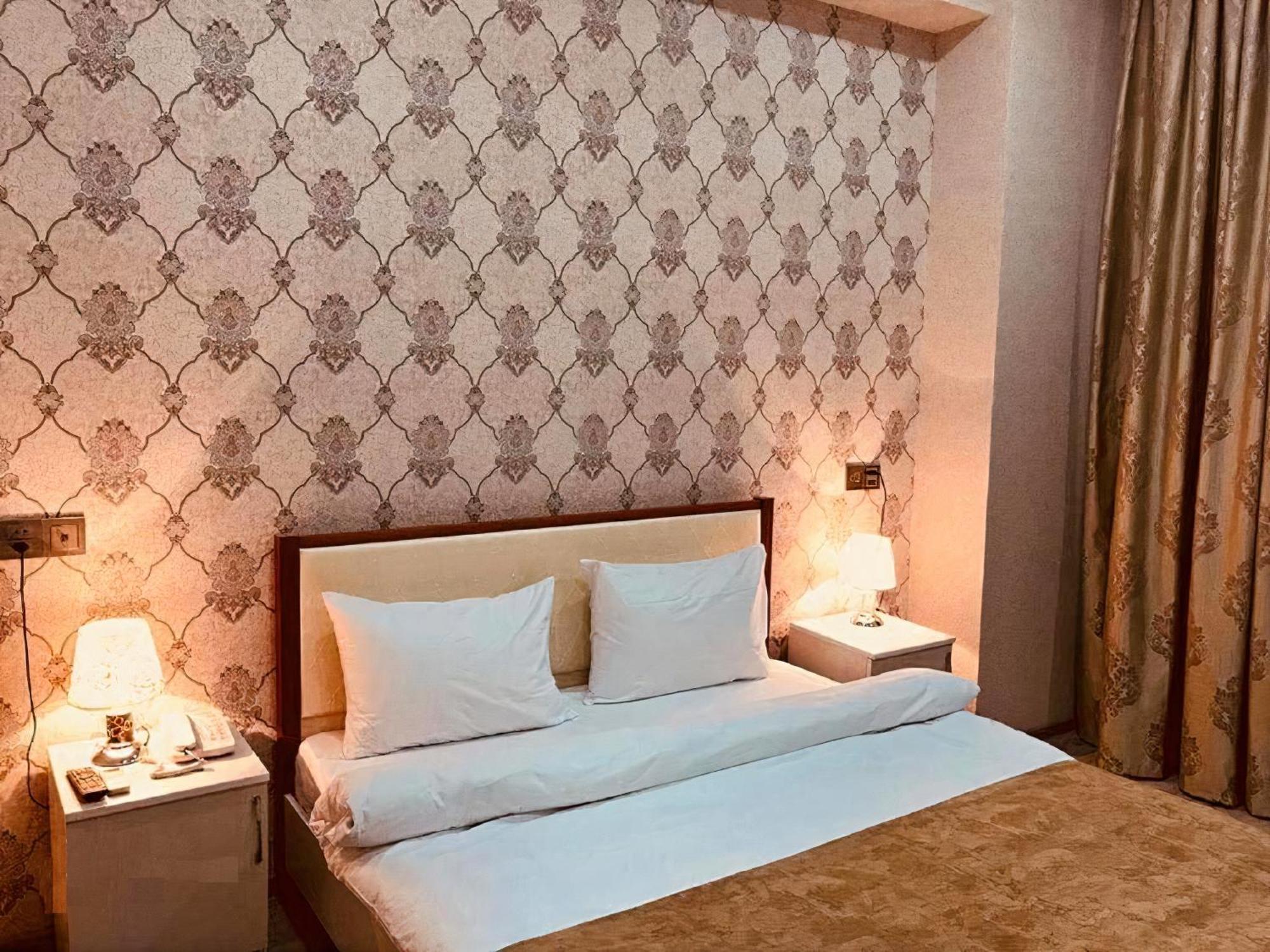 Nord West Hotel Bakoe Buitenkant foto