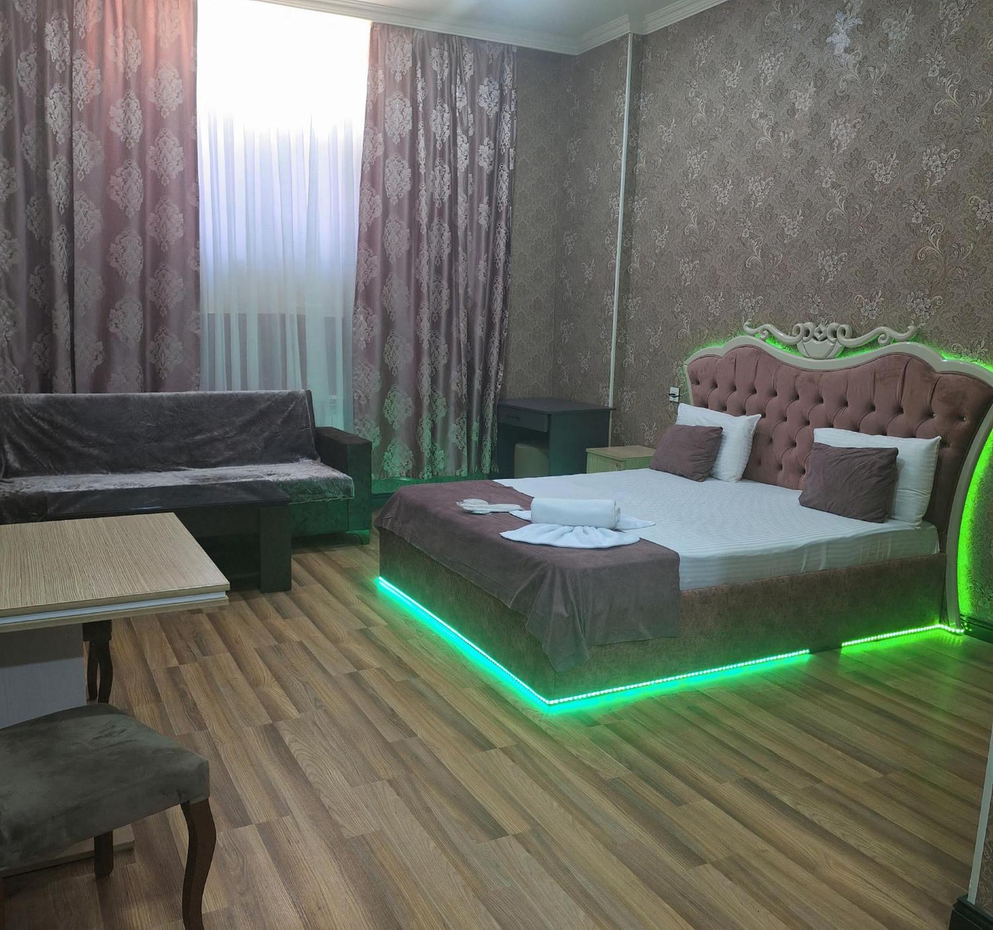 Nord West Hotel Bakoe Buitenkant foto