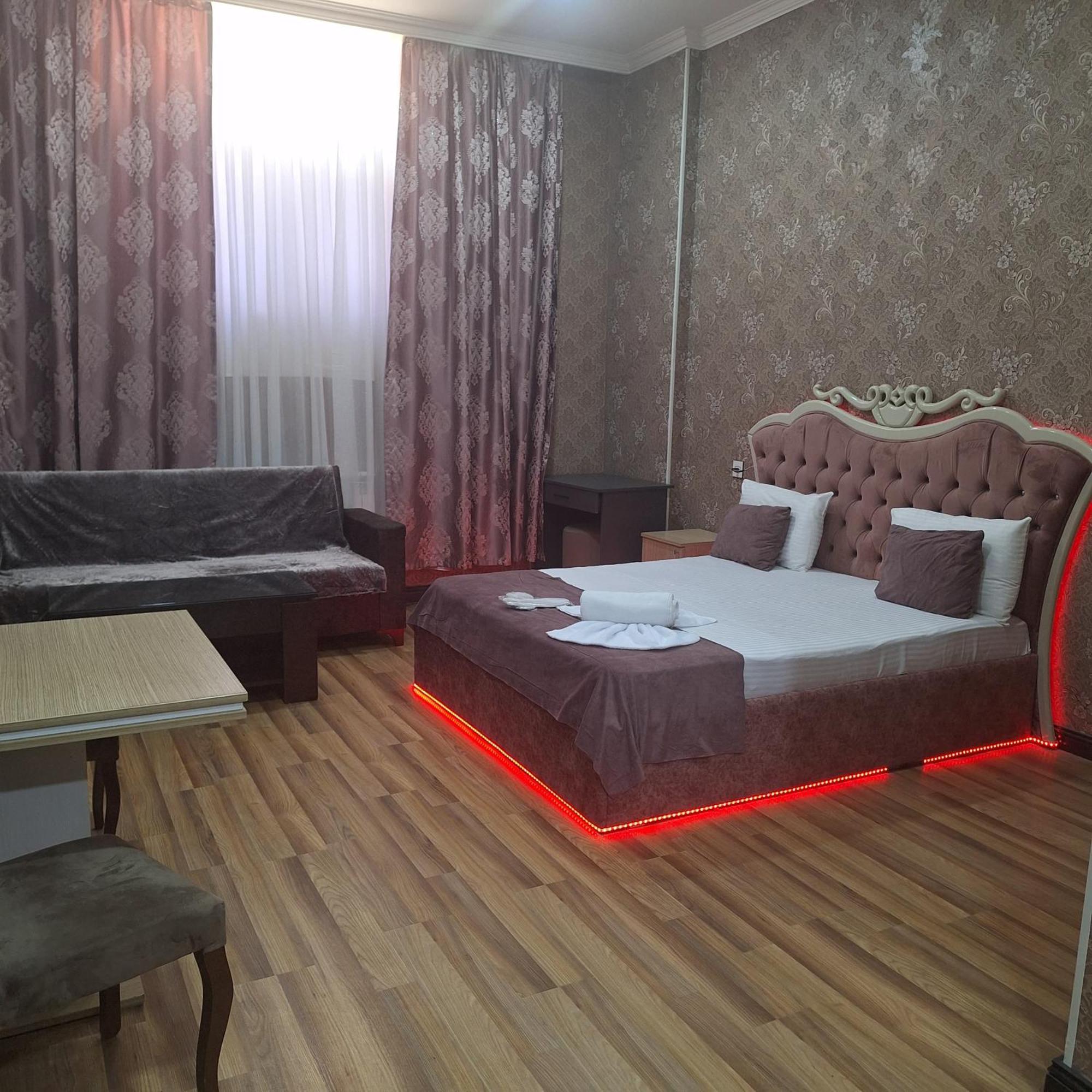 Nord West Hotel Bakoe Buitenkant foto
